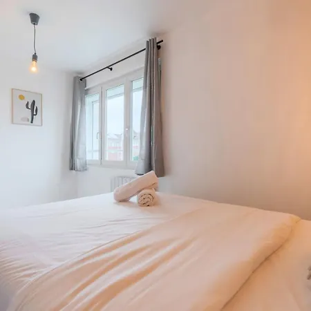 Apartmán Renovated 2-bedroom Duplex Near Metro. *