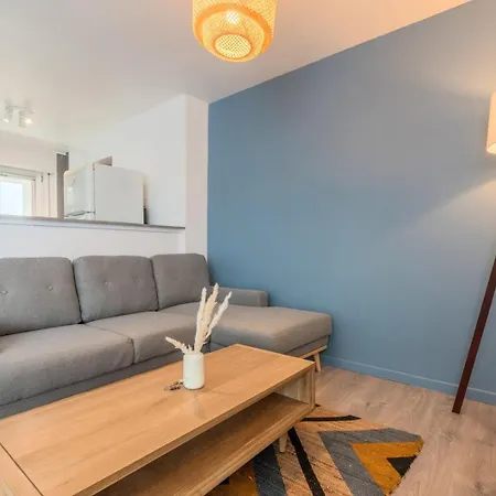 Apartmán Renovated 2-bedroom Duplex Near Metro. Lille