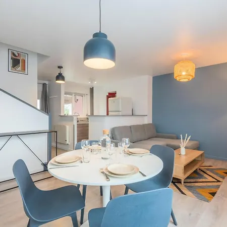 Renovated 2-bedroom Duplex Near Metro. Apartmán Lille