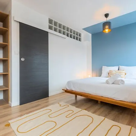 Renovated 2-bedroom Duplex Near Metro. * Lille