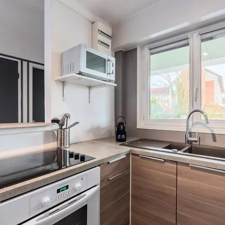 Renovated 2-bedroom Duplex Near Metro. * Lille