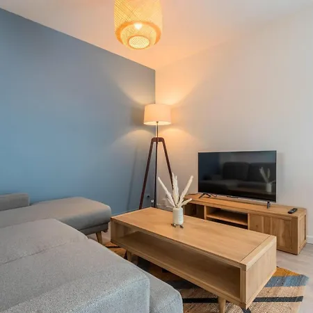 Apartment Renovated 2-bedroom Duplex Near Metro. Lille
